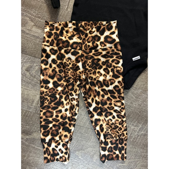 Leopard Baby Outfit Set 6 Months Print Leggings Simply Perfect‎ Bodysuit - Picture 4 of 4